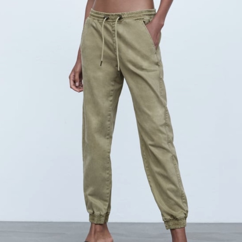 NEW NEVER WORN Zara Jogger Pants!